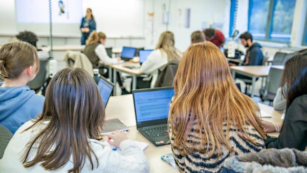 Lenke til artikkel: Stadig flere fullfører og består i Østfold