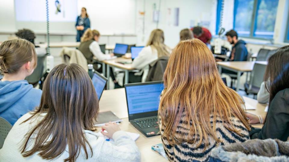 Lenke til artikkel: Stadig flere fullfører og består i Østfold