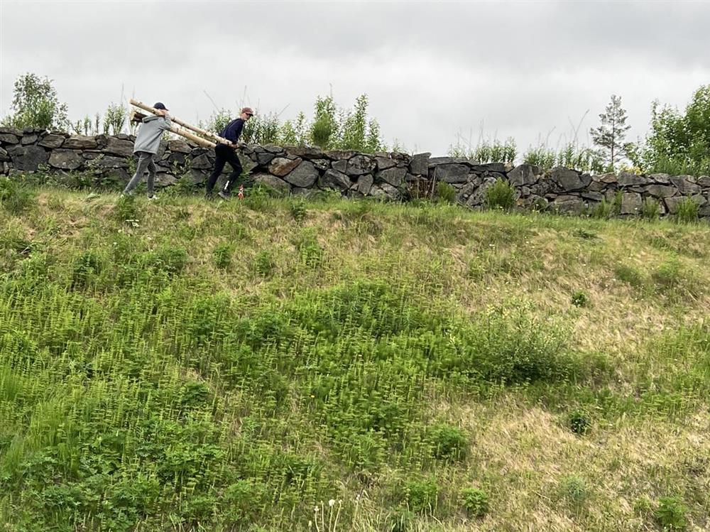 Elevene løper en runde så mange ganger de kan på 6 minutter - Klikk for stort bilde