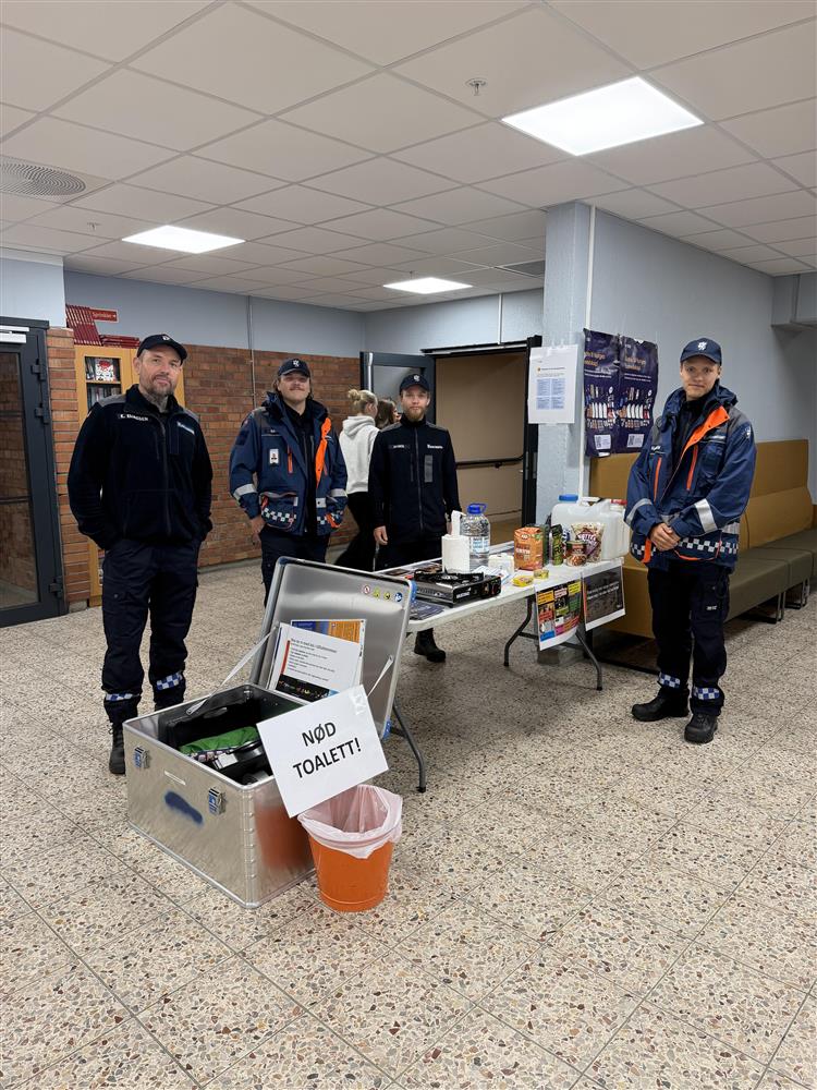 Bord med beredskapsmateriell til hjemmet - Klikk for stort bilde