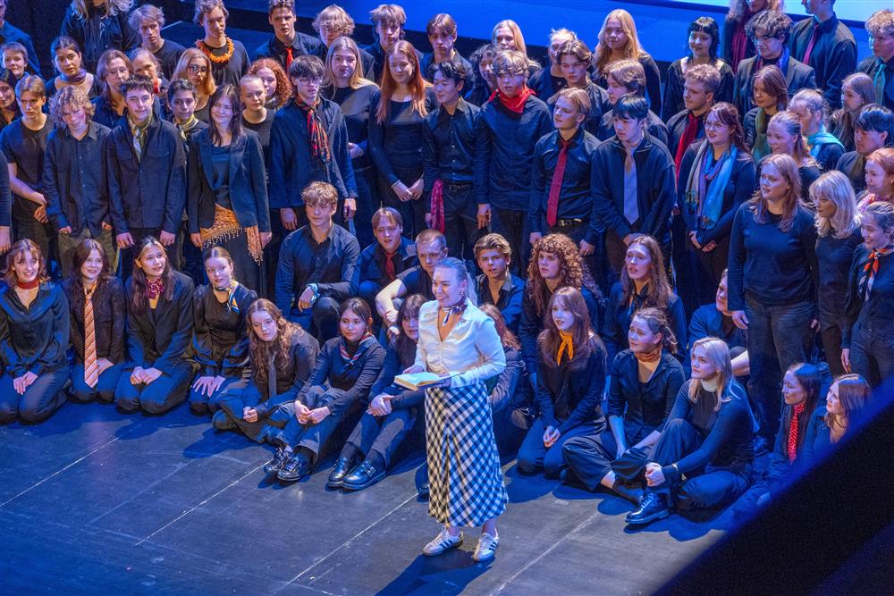 Operakorsangere for en kveld - Klikk for stort bilde