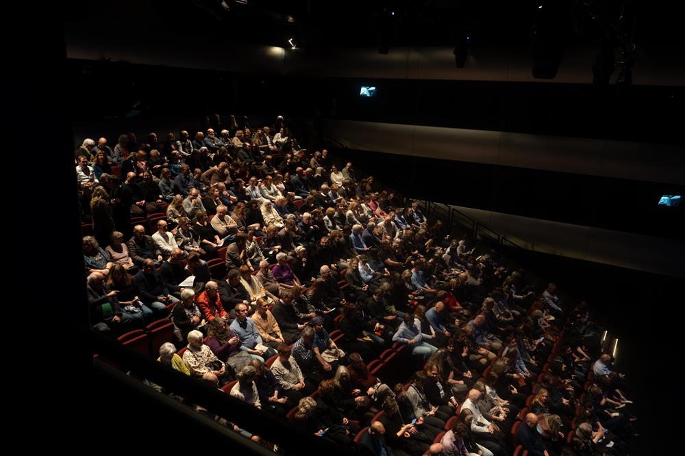 Operakorsangere for en kveld - Klikk for stort bilde
