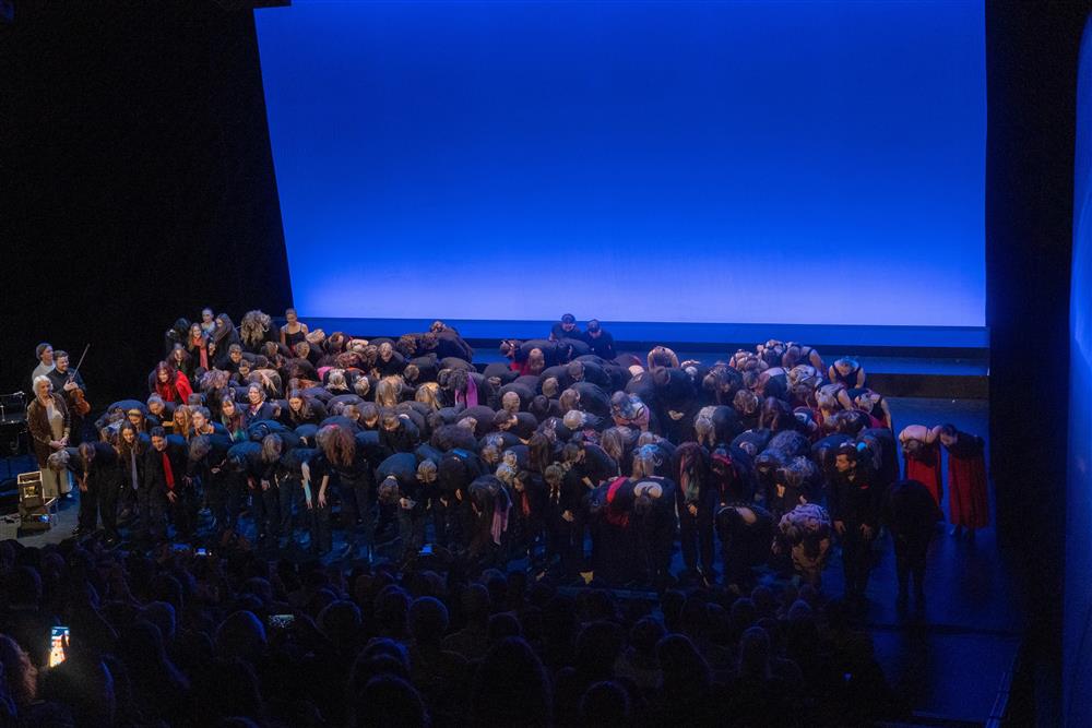 Operakorsangere for en kveld - Klikk for stort bilde