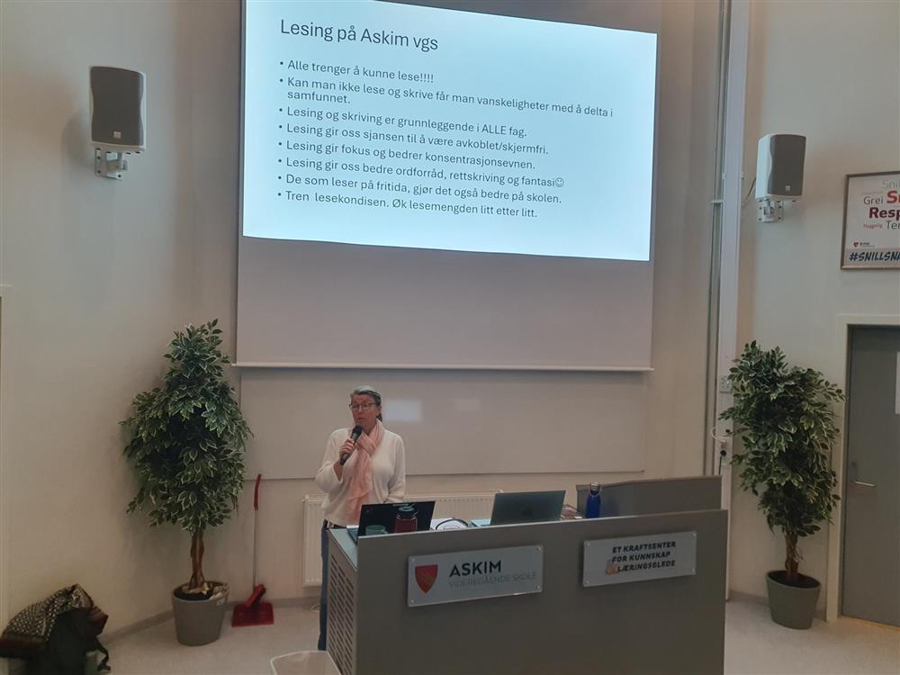 Bokpresentasjon for vg1, i auditoriet - Klikk for stort bilde